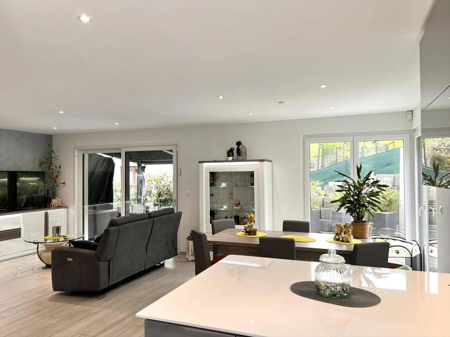 Maison contiguë 4.5 pièces - Photo 5 sur 13