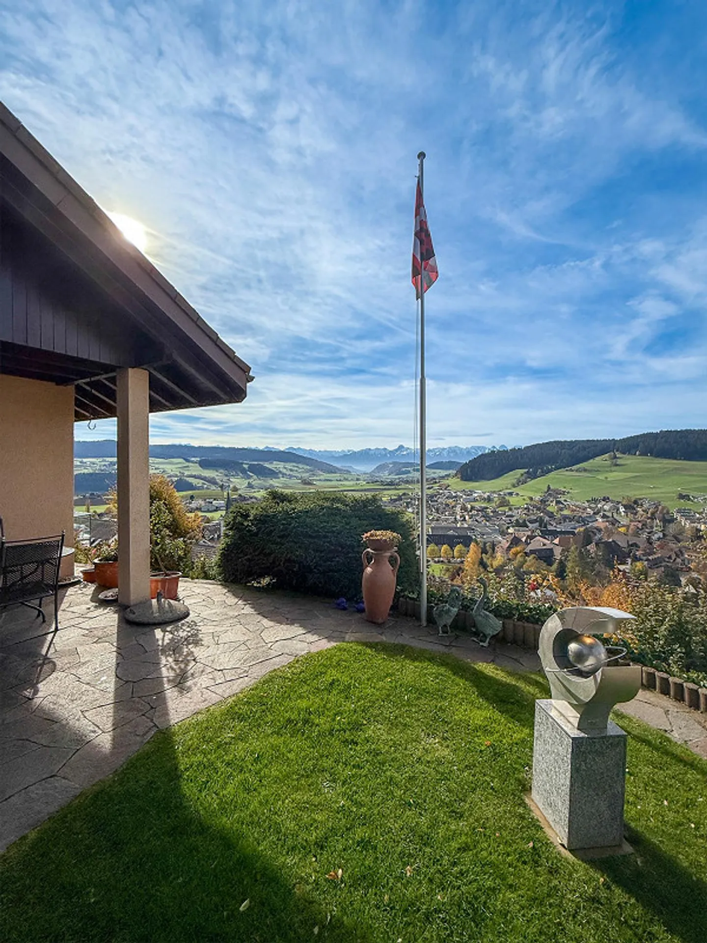 Charming 4.5-room single-family house with mountain view in Grosshoechstetten - Photo 10 of 27