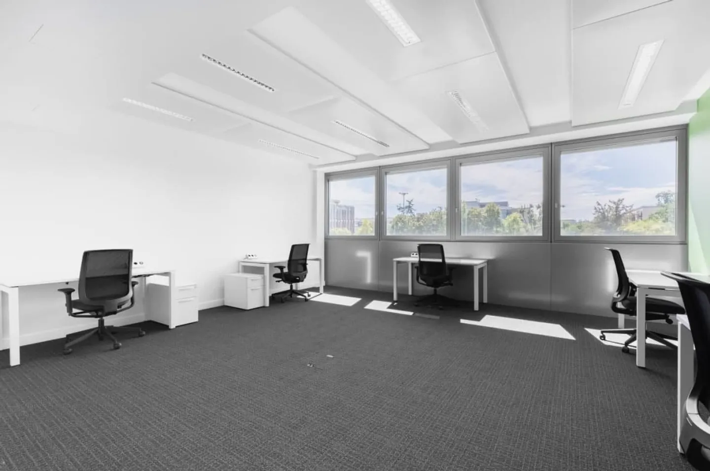 Espace de bureau tout compris pour vous et votre équipe chez Regus Nations - Photo 1 sur 10