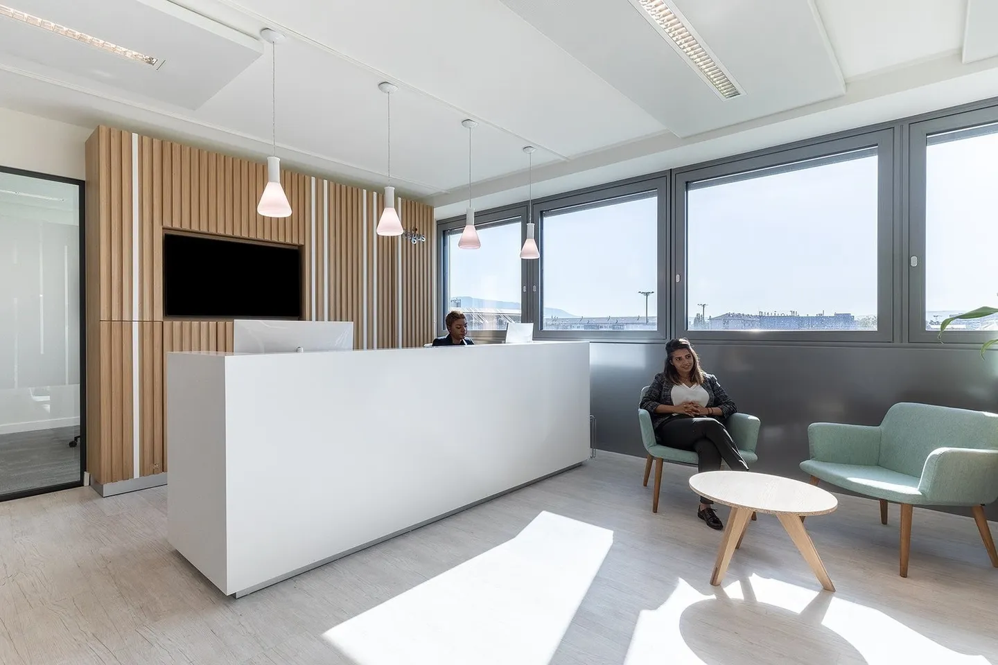 Espace de bureau tout compris pour vous et votre équipe chez Regus Nations - Photo 5 sur 10