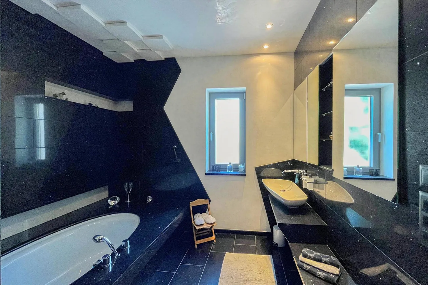Casa unifamiliare moderna con garage e camino a Rheinfelden - Foto 12 di 19