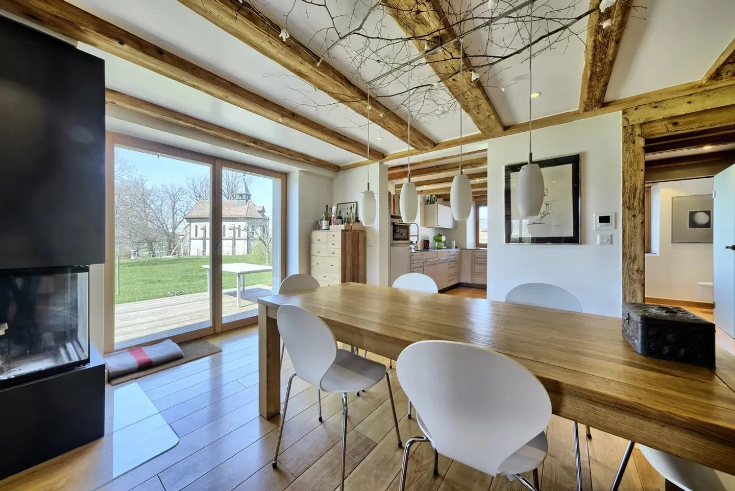 Charming Farmhouse Retreat - Photo 9 of 22