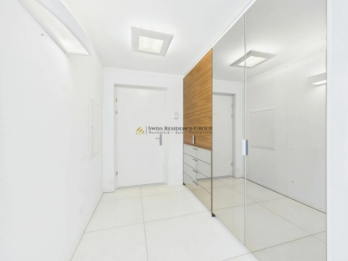 Stilvoller Rückzugsort - Grosszügige Wohnung mit Balkon, Weitsicht und Weinkeller - Foto 2 von 14