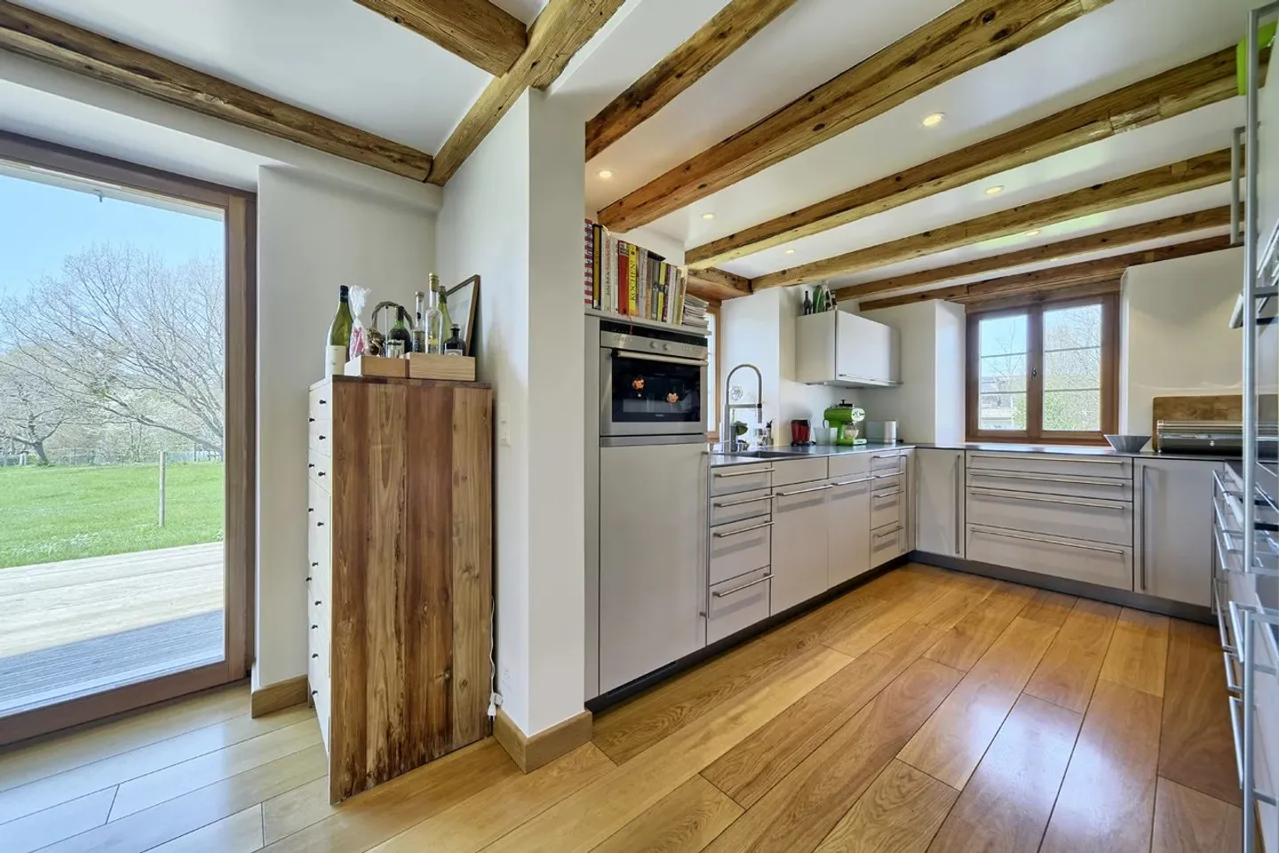 Charming Farmhouse Retreat - Photo 10 of 22