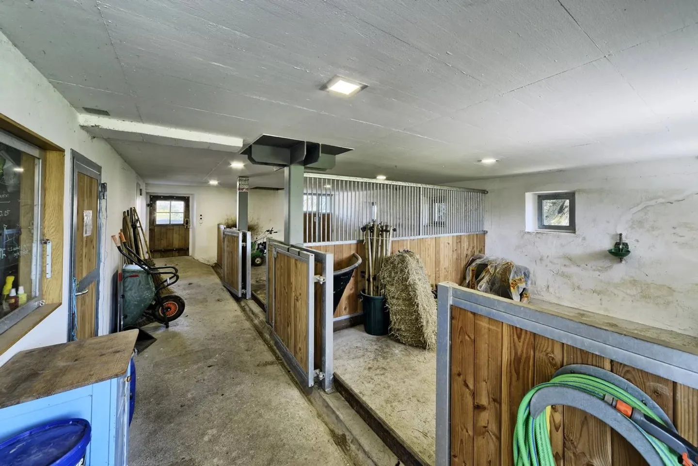 Charming Farmhouse Retreat - Photo 18 of 22
