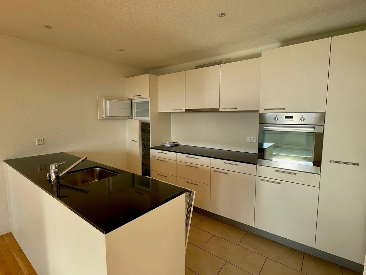 Comfortable Home for Commuters - Photo 1 of 6