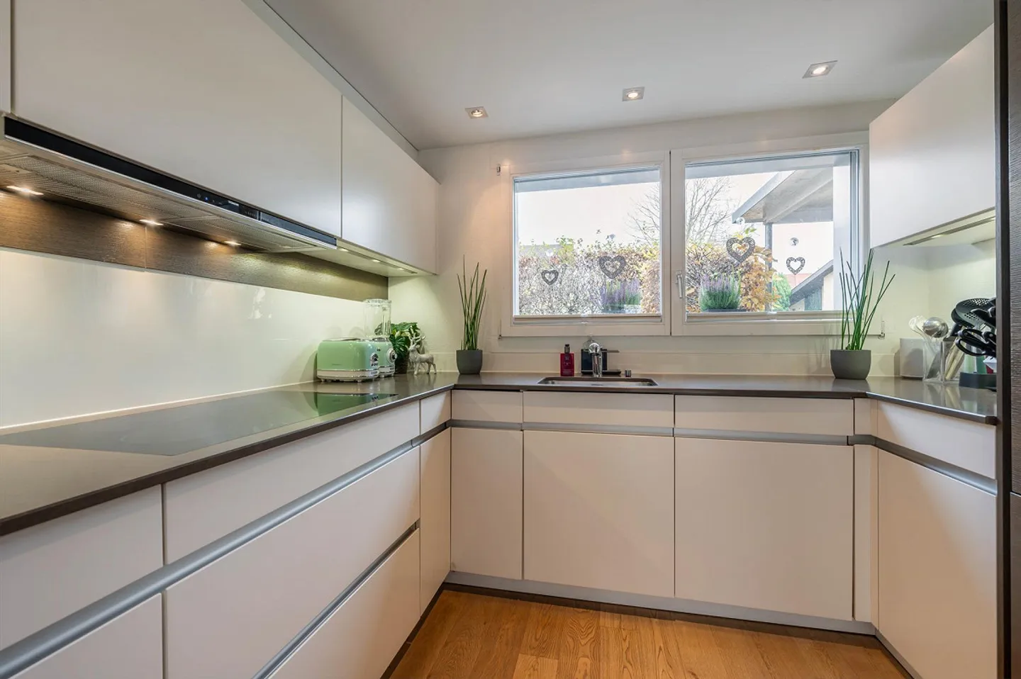 Giardino accogliente con fantastica piscina - Foto 2 di 13