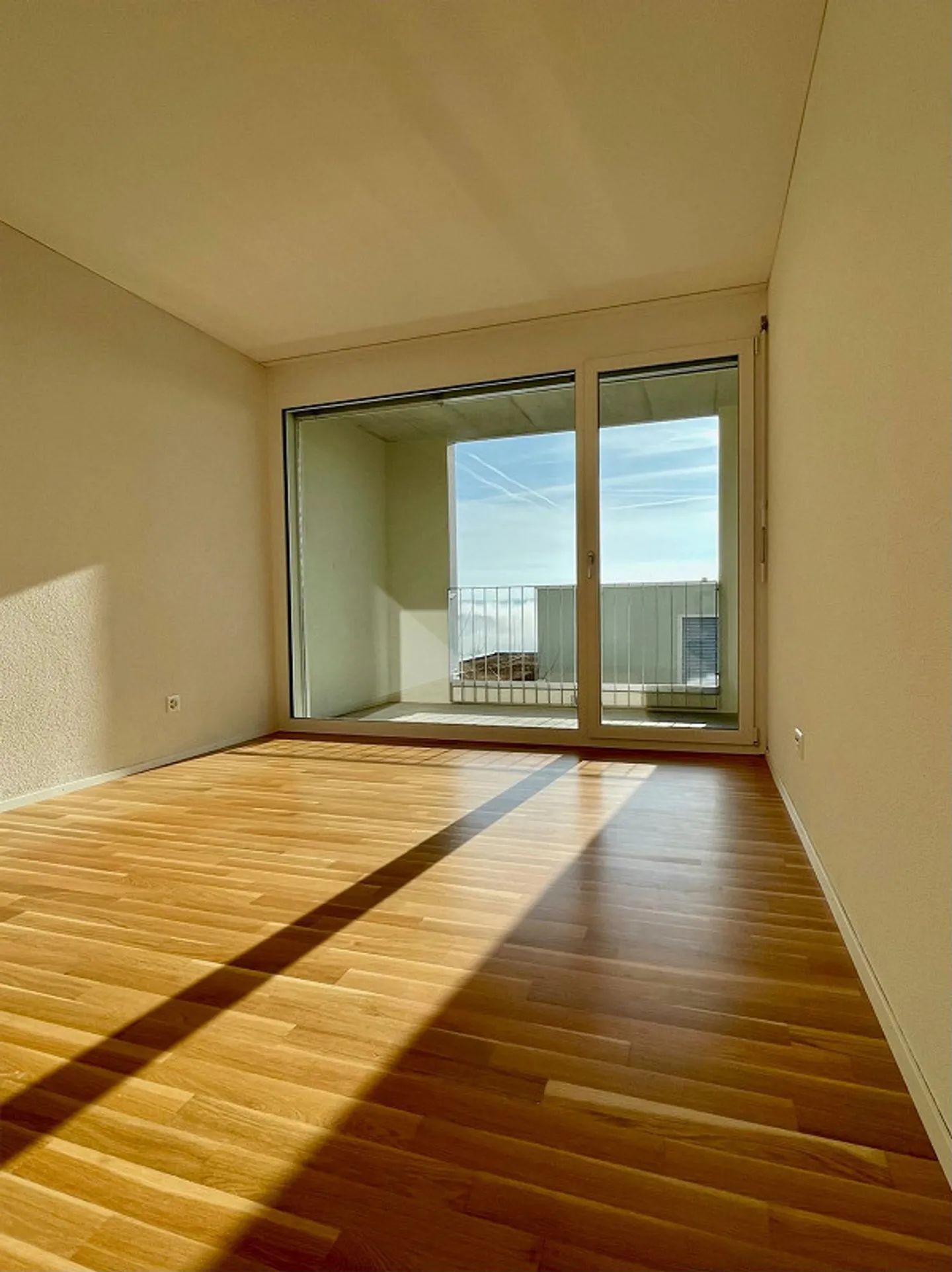 Comfortable Home for Commuters - Photo 2 of 6