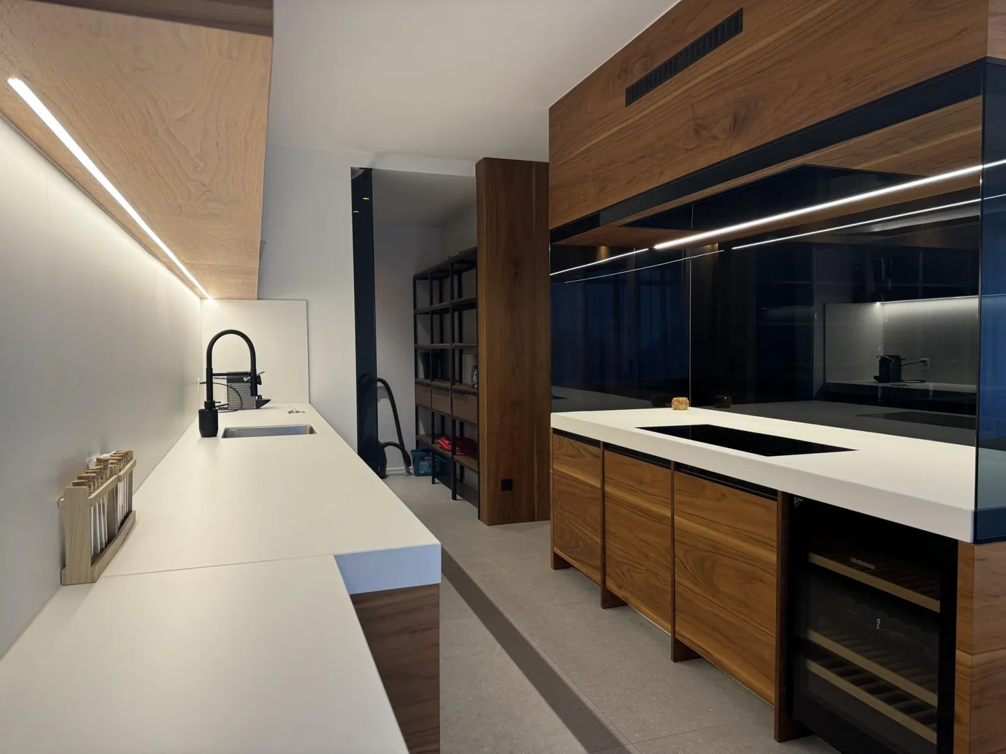 Luxury Apartment with Stunning Views - Photo 3 of 9