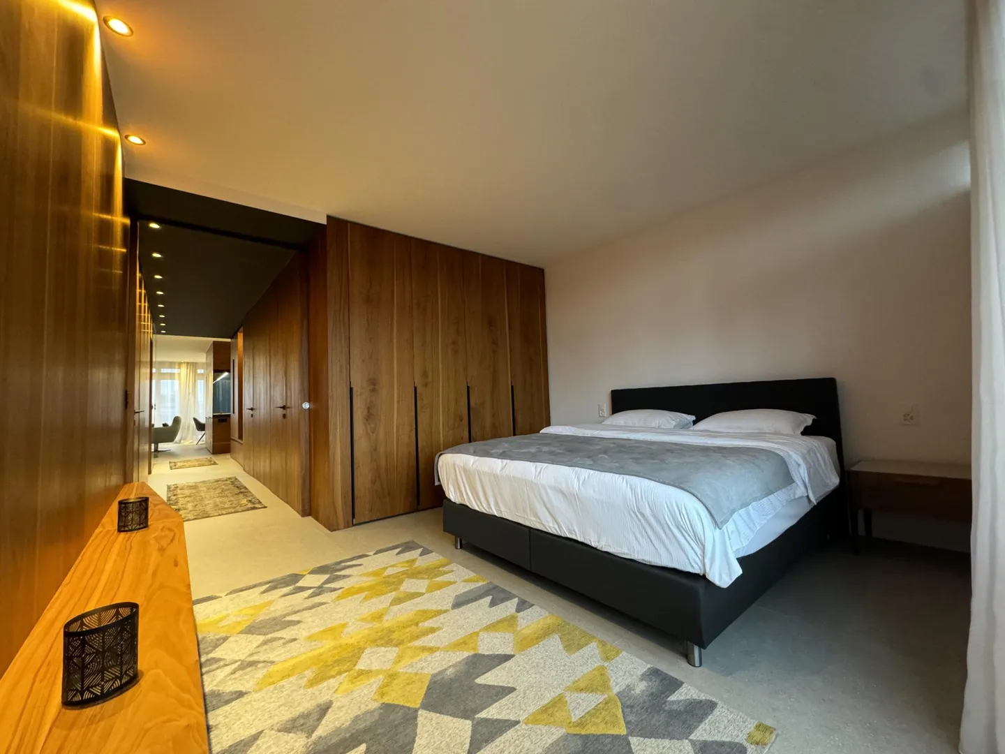 Luxury Apartment with Stunning Views - Photo 7 of 9