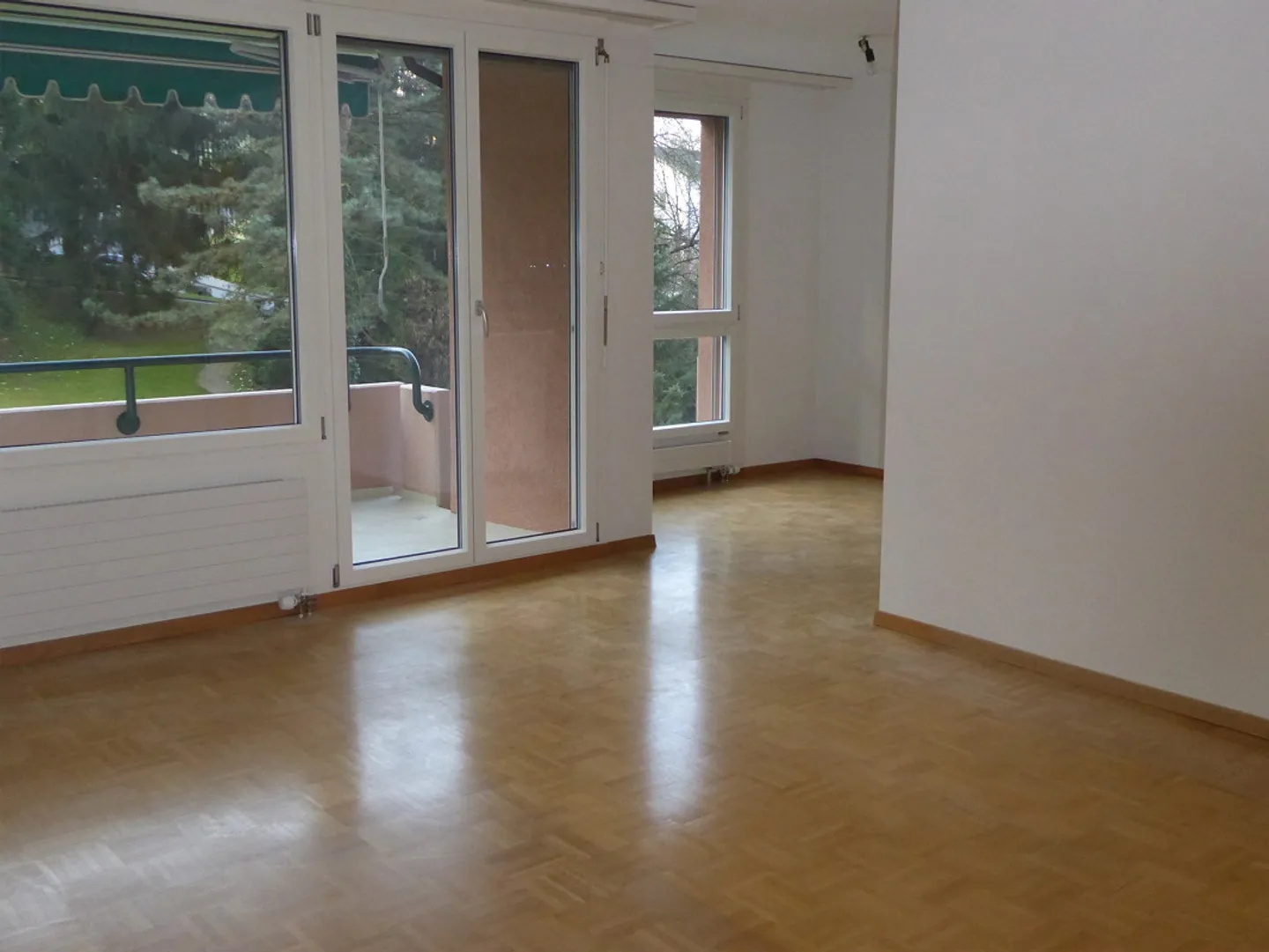 3.5 Room Apartment Prime Location Bright, Quiet Available Immediately for Rent - Photo 8 of 14