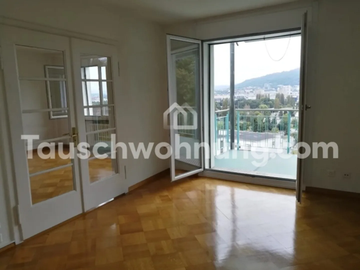Sunny apartment in hillside location, mountain view, near Werdinsel - Photo 3 of 11