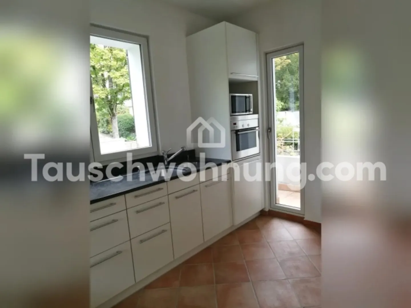 Sunny apartment in hillside location, mountain view, near Werdinsel - Photo 5 of 11