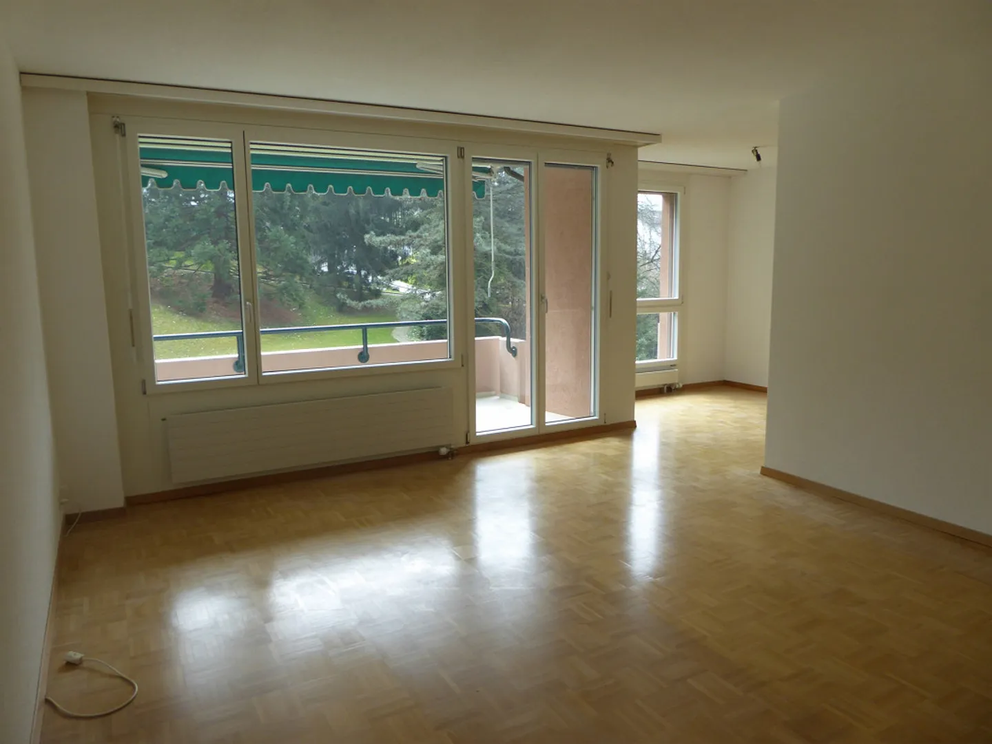 3.5 Room Apartment Prime Location Bright, Quiet Available Immediately for Rent - Photo 9 of 14