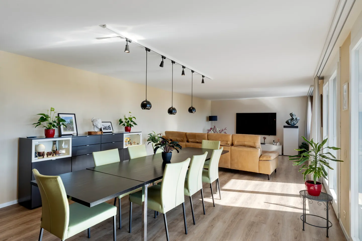 Appartement rénové de 6 pièces - Photo 7 sur 21