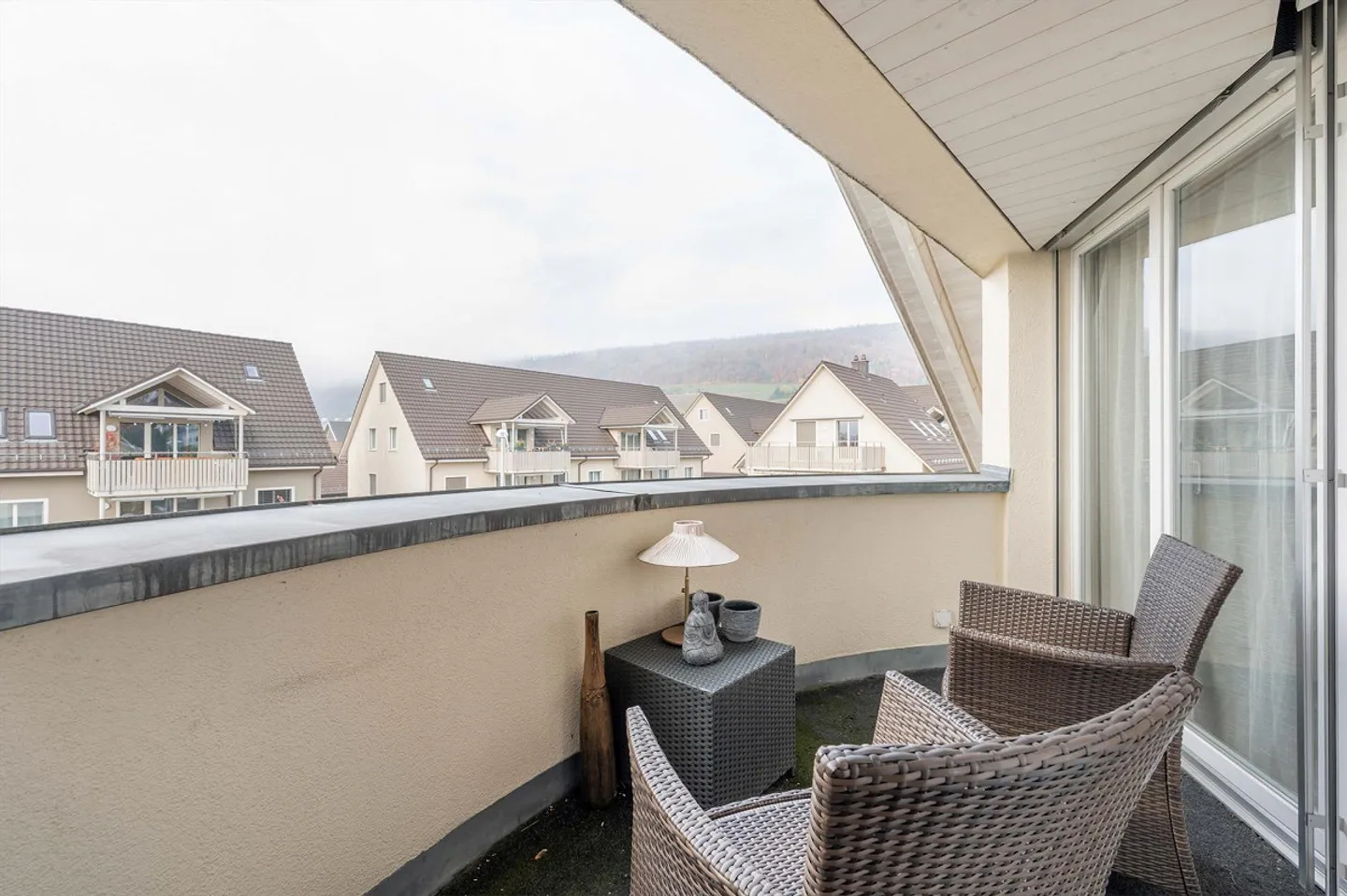 Giardino accogliente con fantastica piscina - Foto 10 di 13