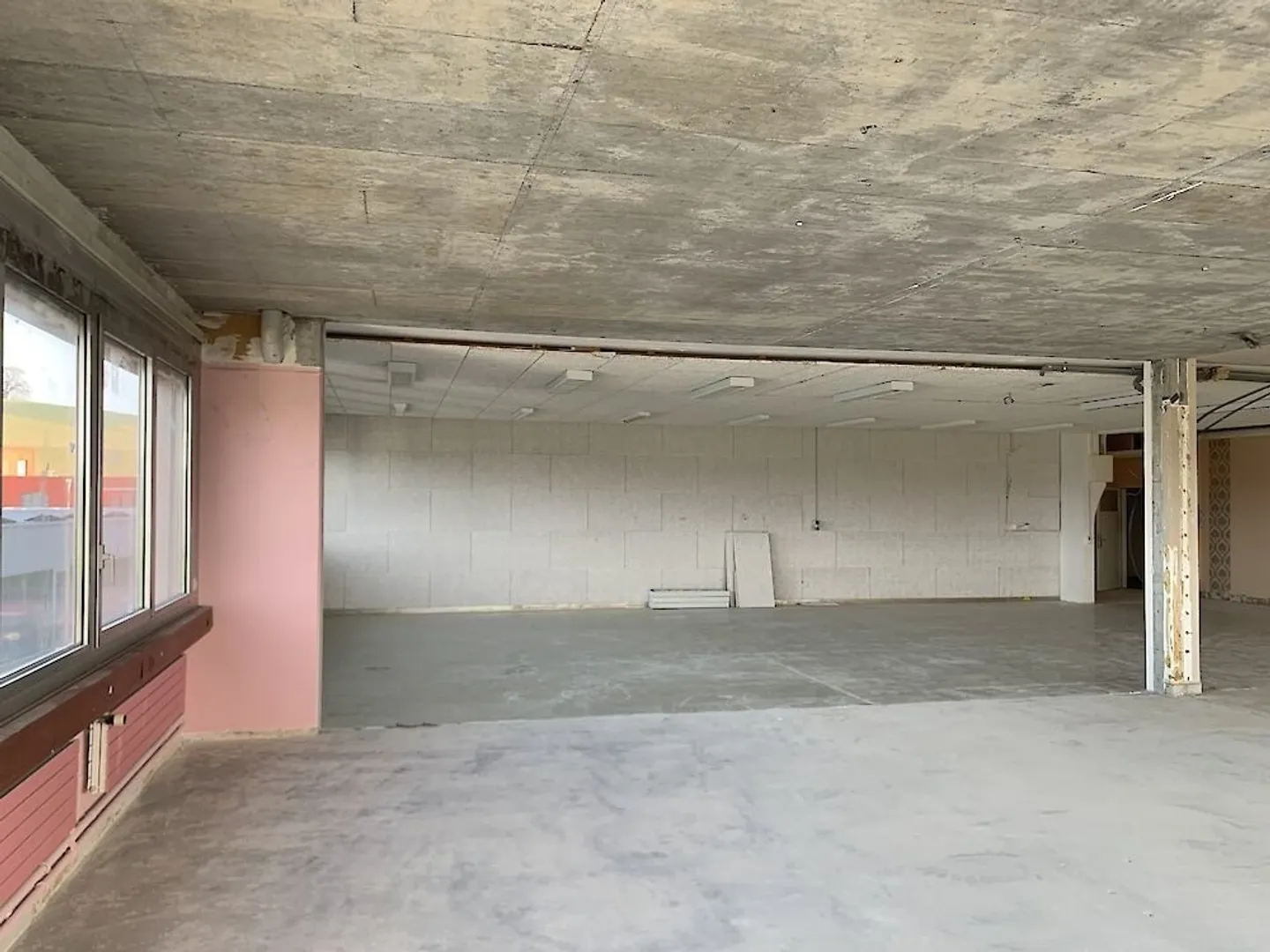 Geräumiger Gewerberaum in Düdingen - Foto 10 von 13