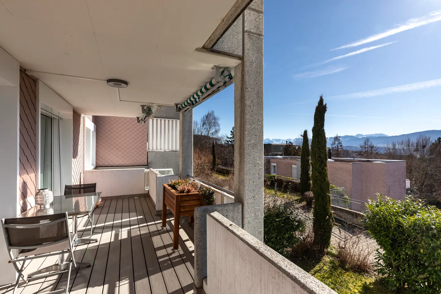 Appartement rénové de 6 pièces - Photo 2 sur 21