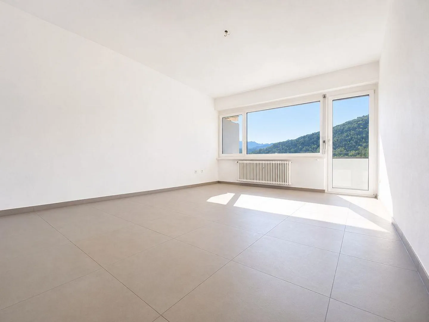 Appartamento Luminoso con Vista Lago - Foto 4 di 5