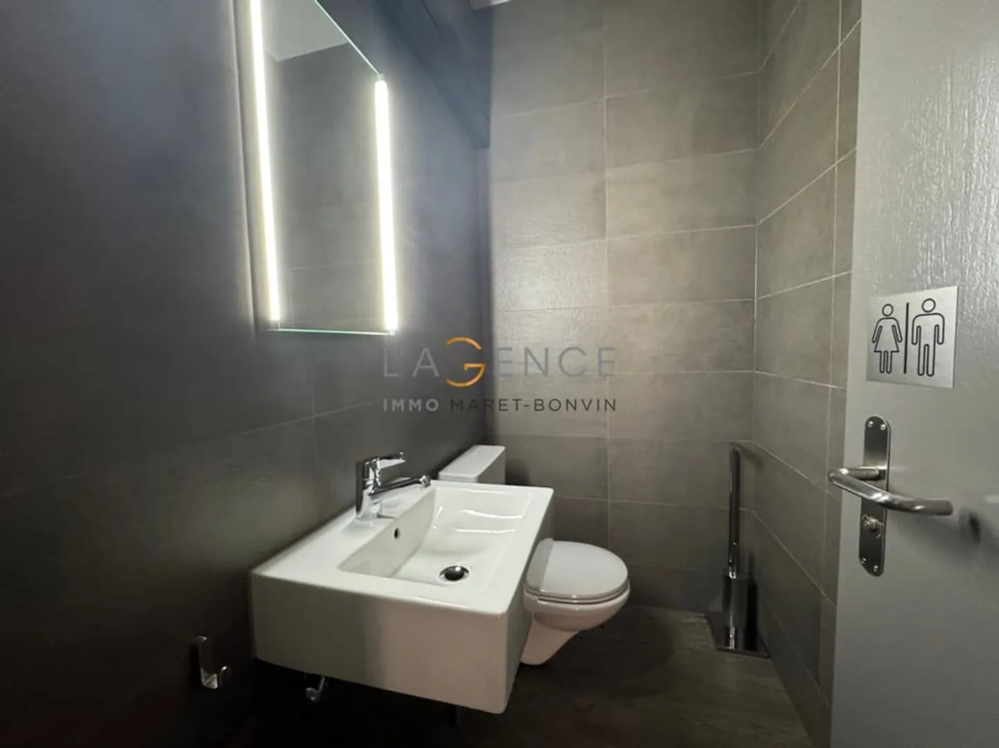 Per investitori - Spazio commerciale versatile e climatizzato! - Foto 5 di 12