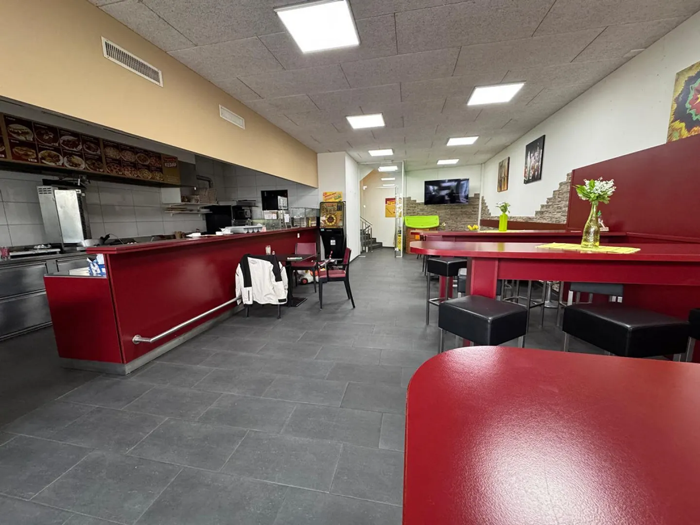 Il tuo locale nel centro di Degersheim - Foto 3 di 3