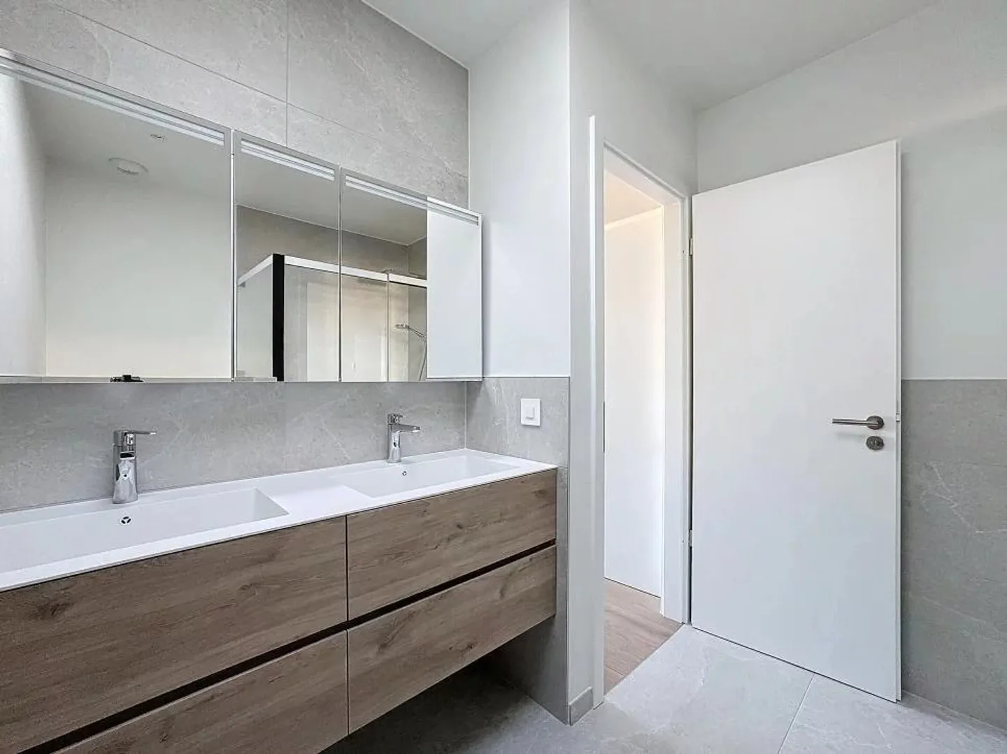 Luxuswohnung mit Terrasse - Foto 6 von 13