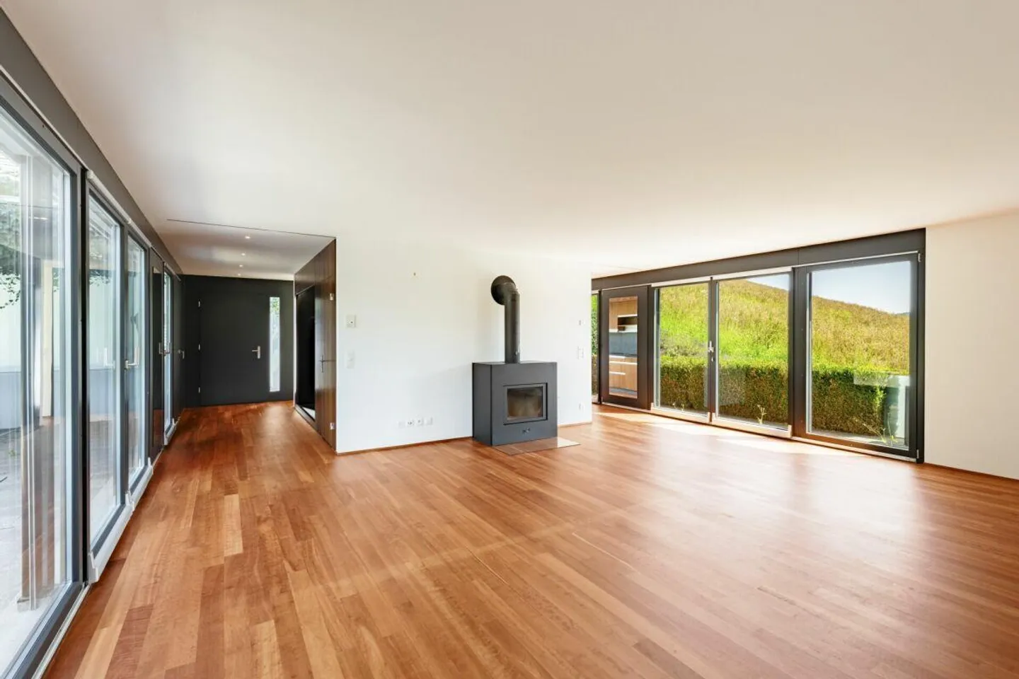 3.5-Room House - Photo 6 of 16