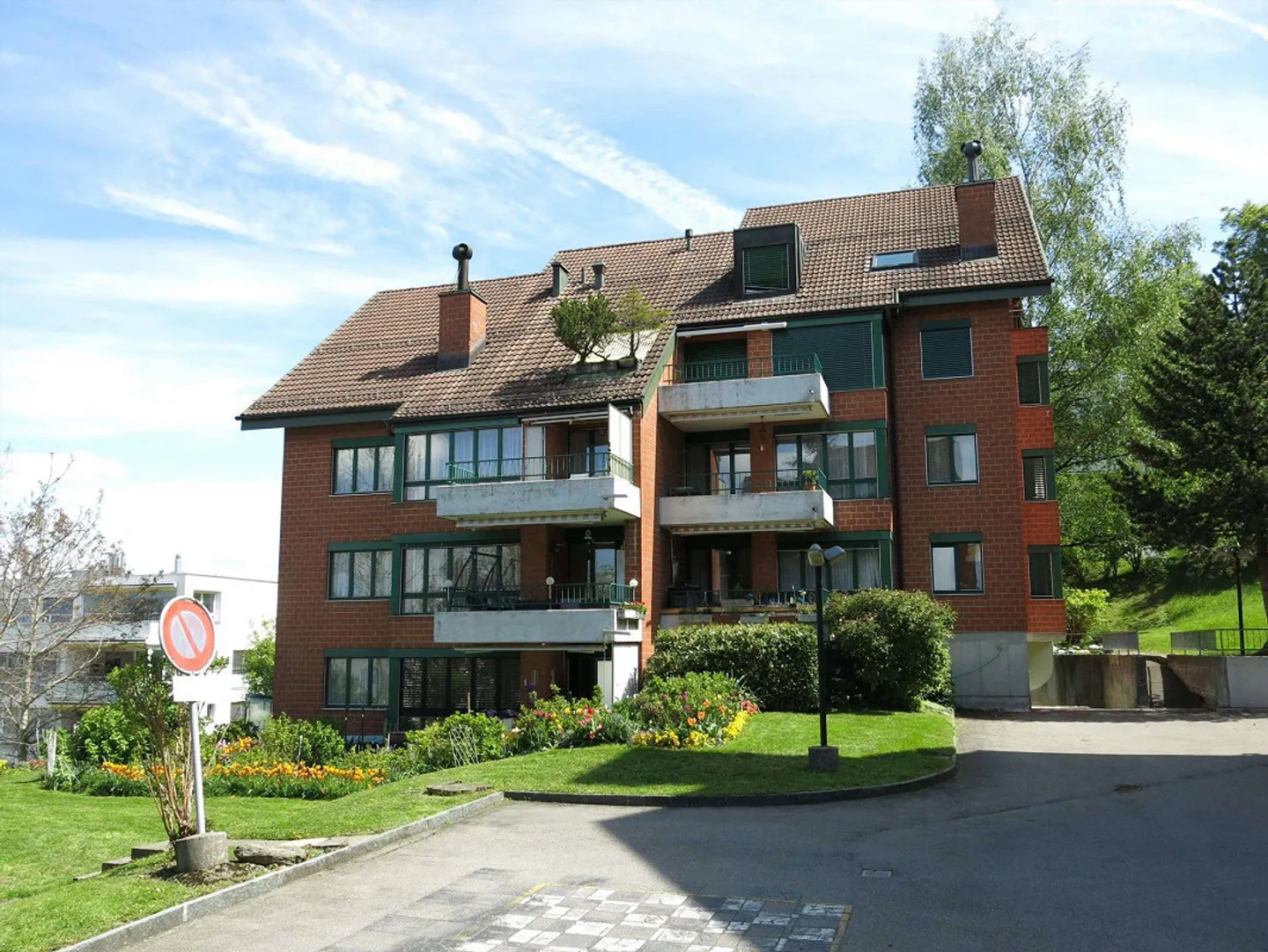 First rental after extensive renovation - 4-room apartment in a quiet neighborhood - Photo 2 of 3