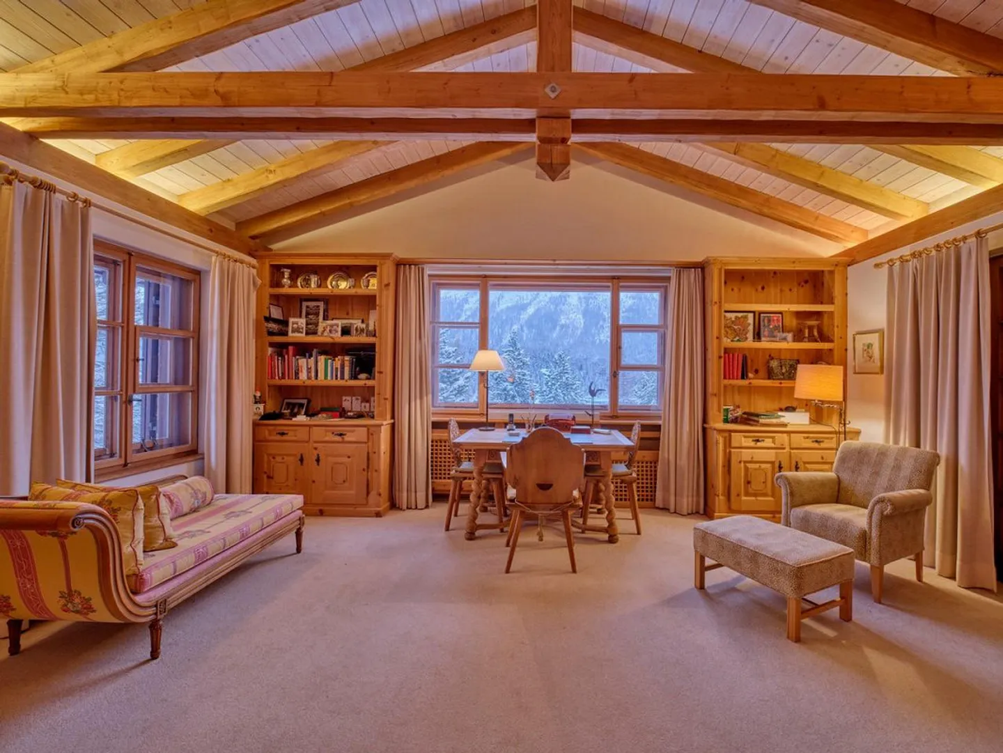 Chesa Nova - Villa in posizione centrale soleggiata a St. Moritz Dorf. - Foto 5 di 5