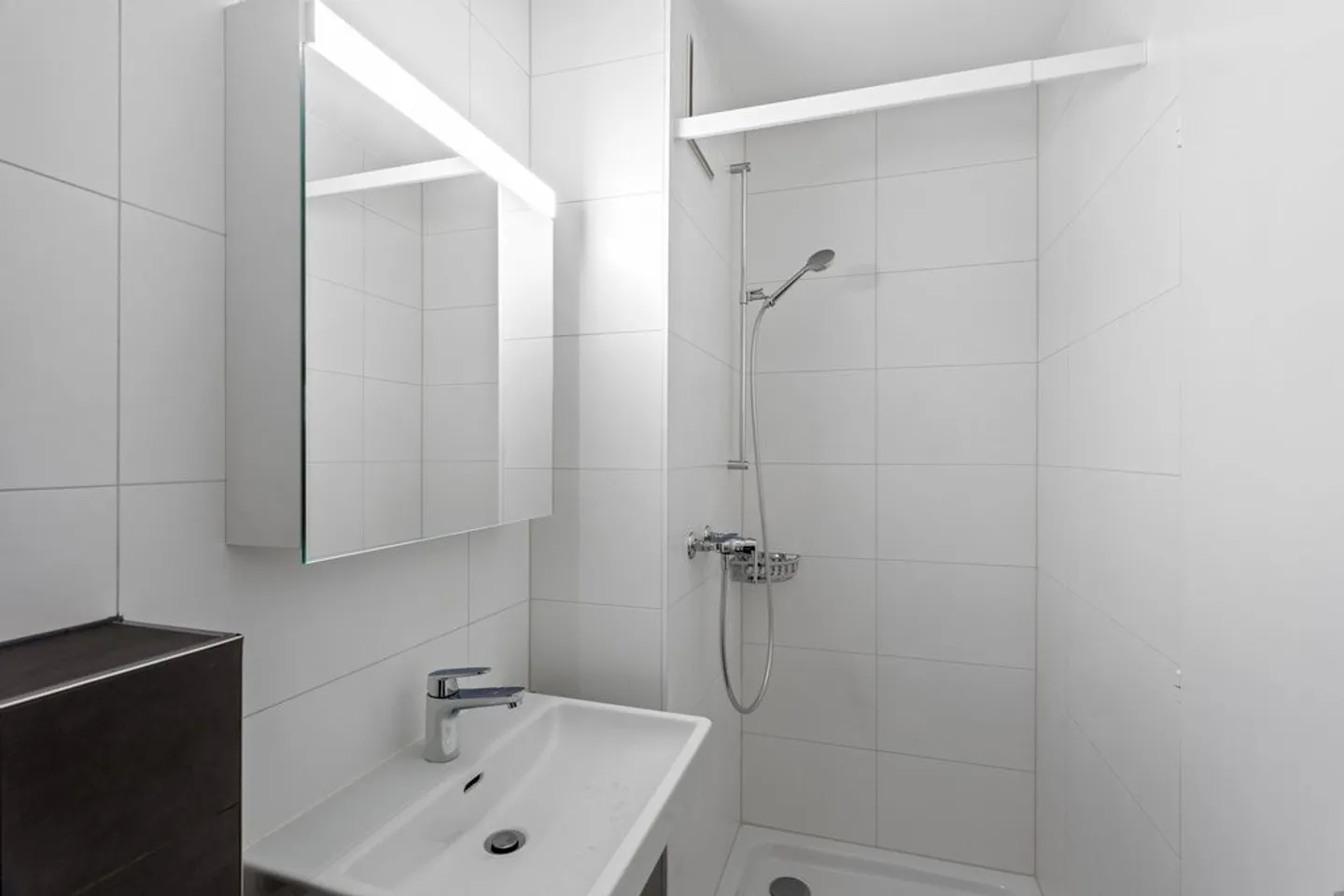 Appartamento moderno con balcone - Foto 5 di 6