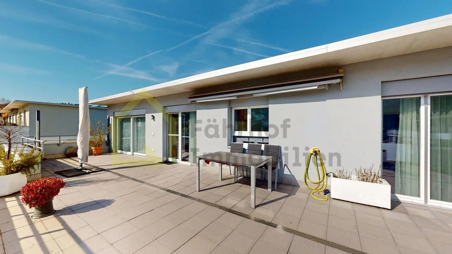 Exclusive penthouse apartment with a dream rooftop terrace and two parking spaces - Photo 4 of 14