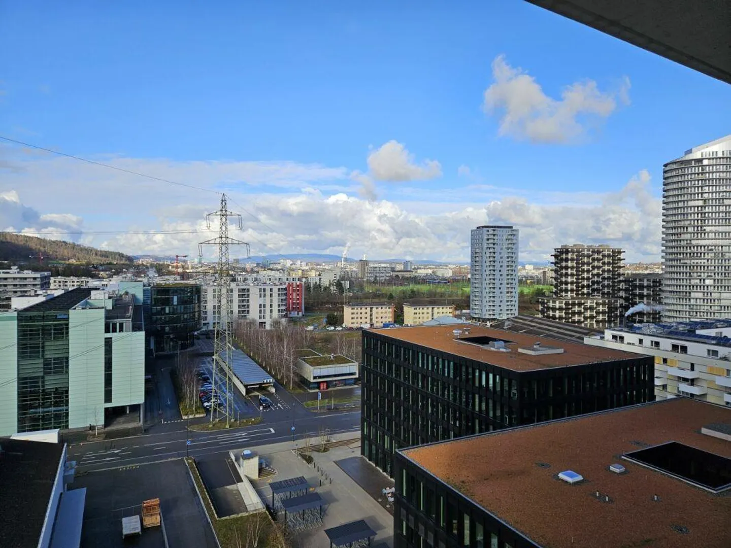 En hauteur avec la meilleure vue lointaine - appartement unique au 12ème étage! - Photo 9 sur 12