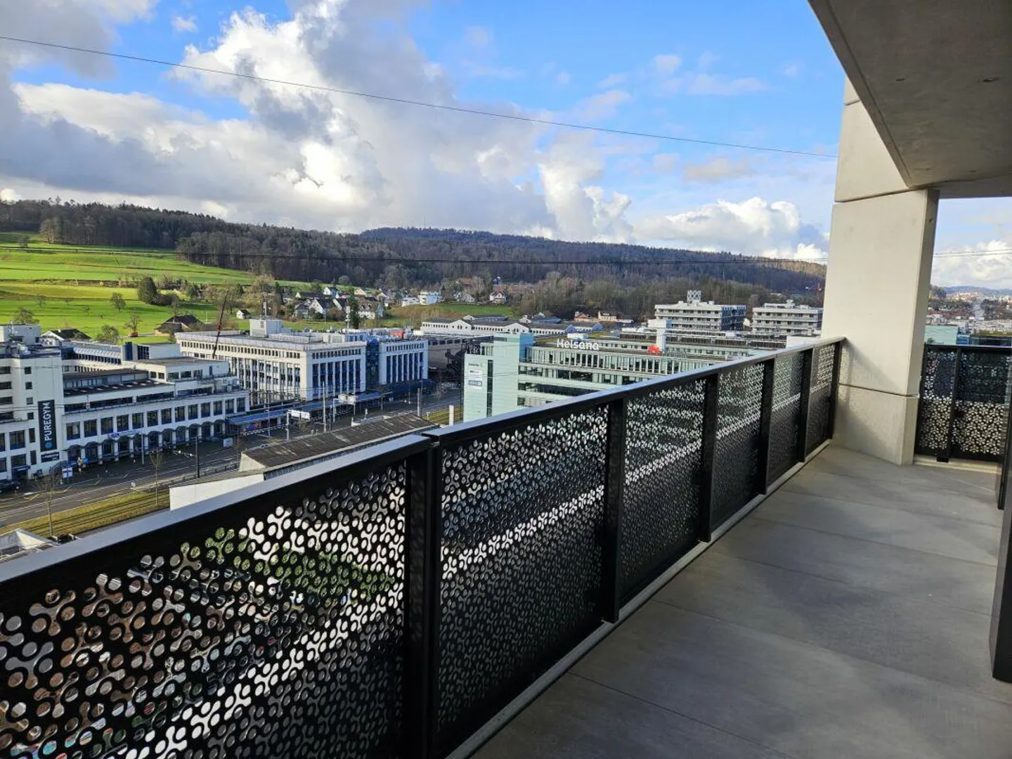 En hauteur avec la meilleure vue lointaine - appartement unique au 12ème étage! - Photo 10 sur 12