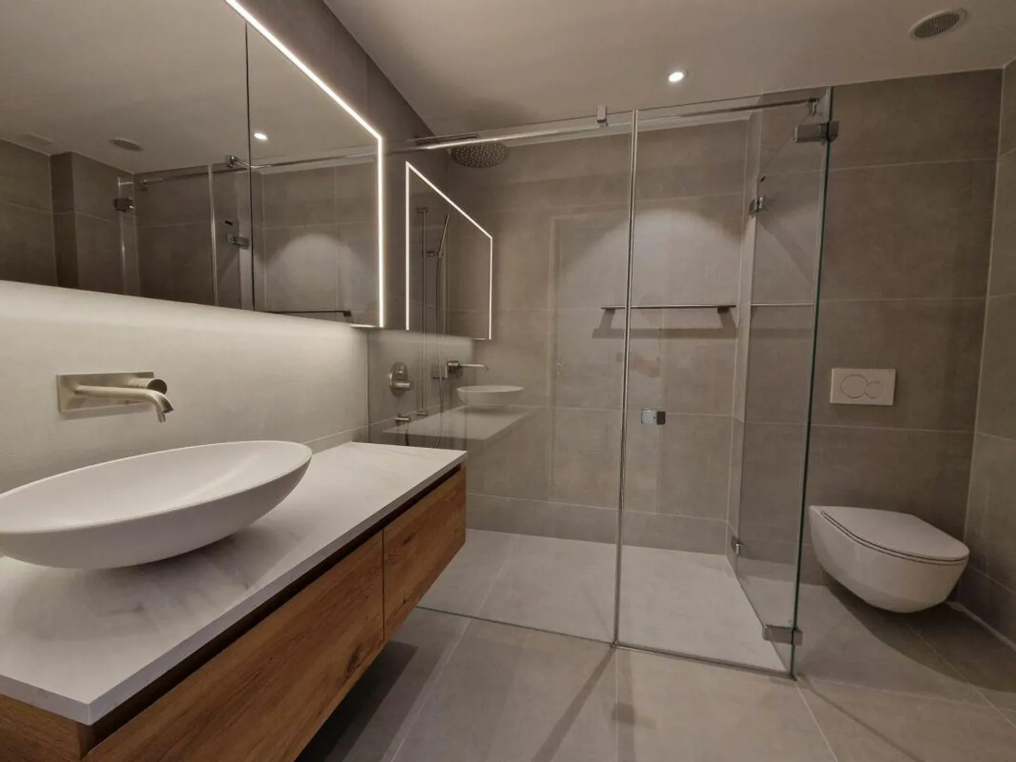 En hauteur avec la meilleure vue lointaine - appartement unique au 12ème étage! - Photo 4 sur 12