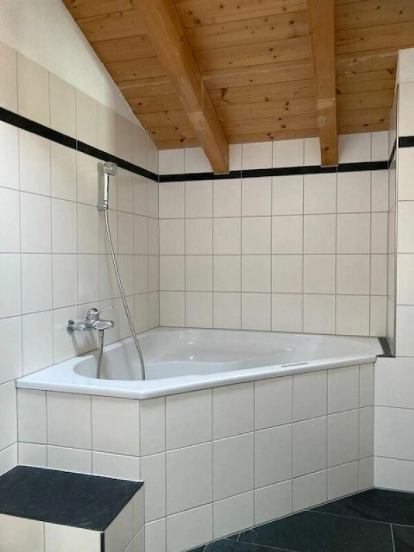 Beautiful and spacious 6.5 room maisonette apartment - Photo 14 of 14