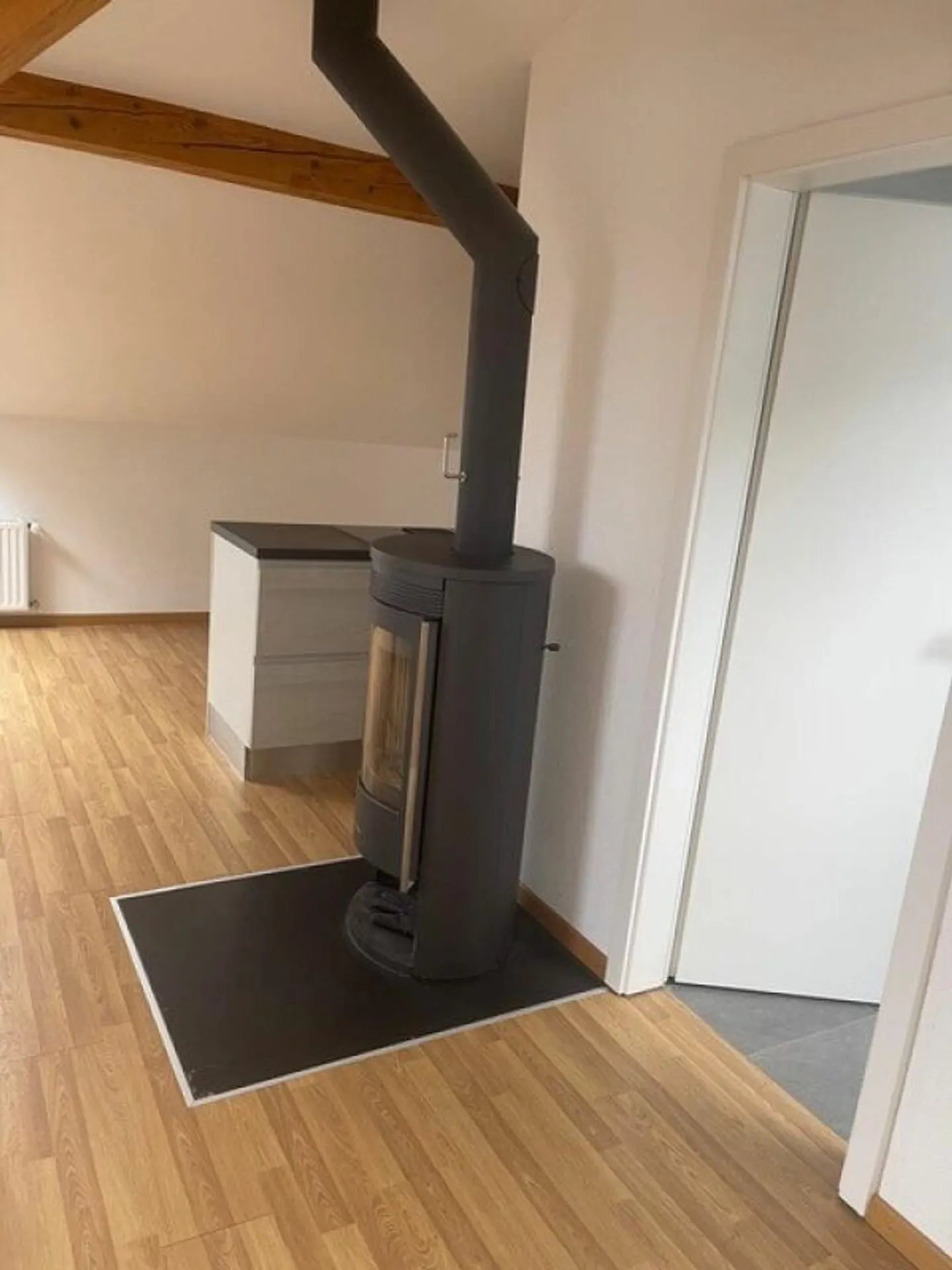 Charmante moderne Dachwohnung - Foto 1 von 9