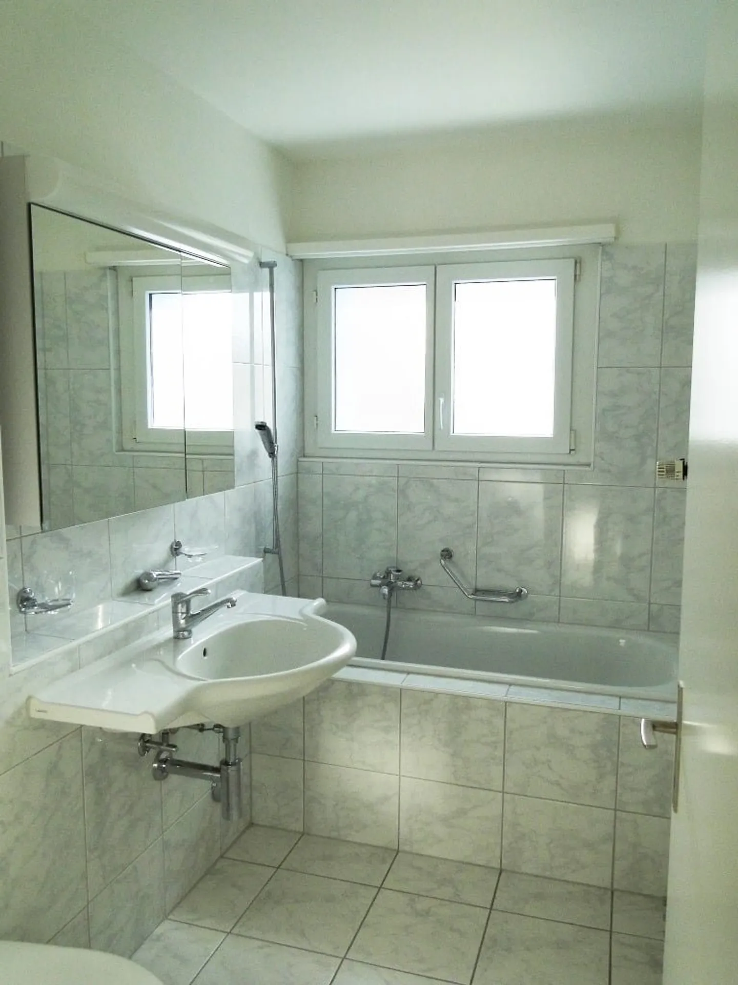 Gemütliche 2.5 Zimmer Wohnung mit Balkon und Gartensitzplatz - Foto 6 von 7