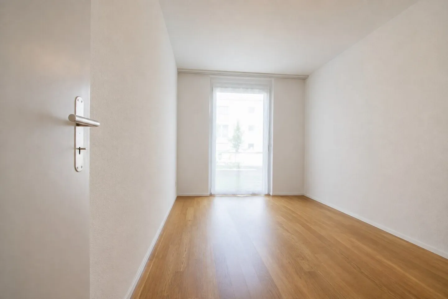 Charmante appartement 3.5 pièces avec terrasse au rez-de-chaussée - Photo 9 sur 11