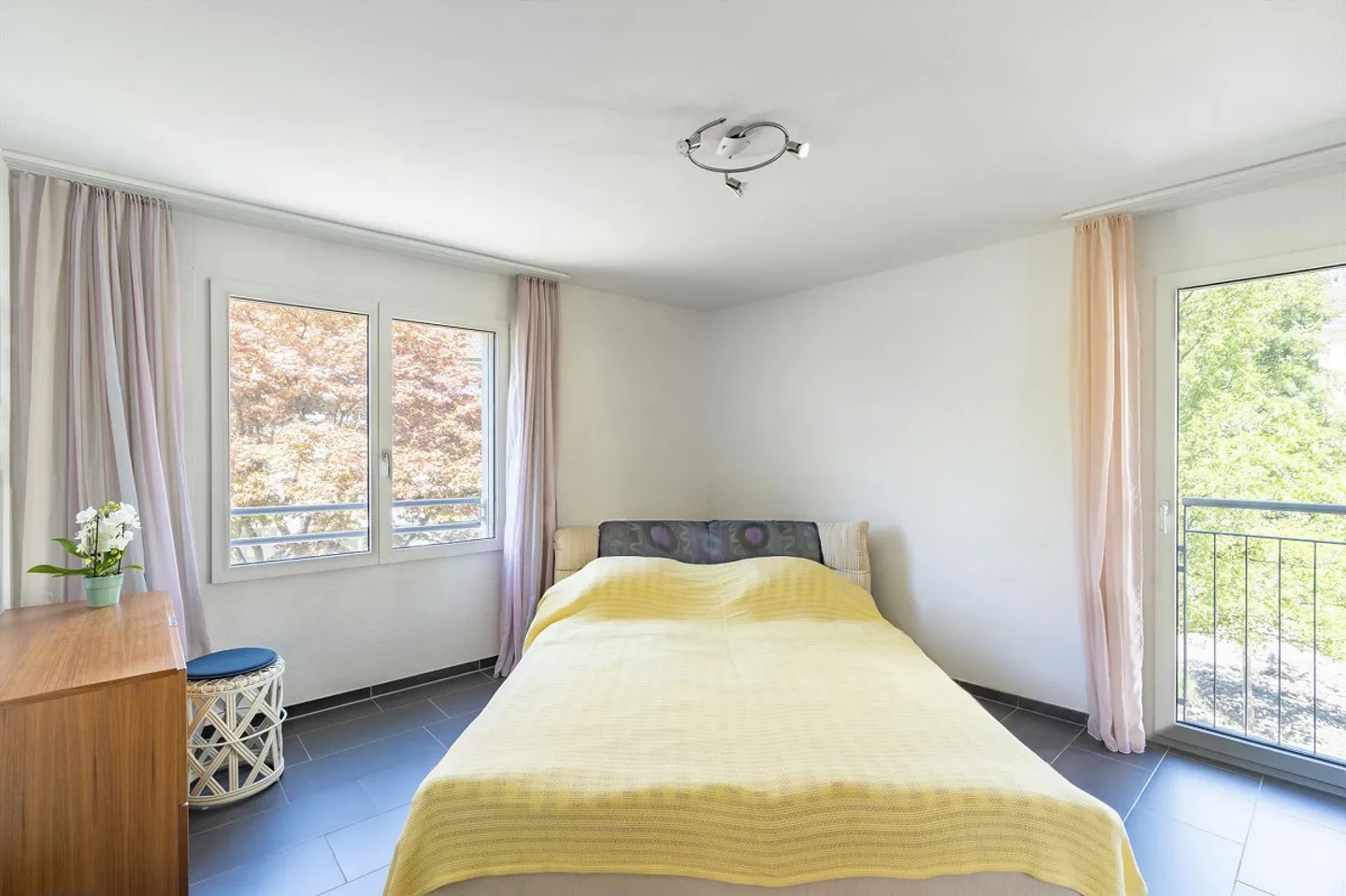 Bright and modern 3.5-room apartment near Lake Greifen - Photo 6 of 13