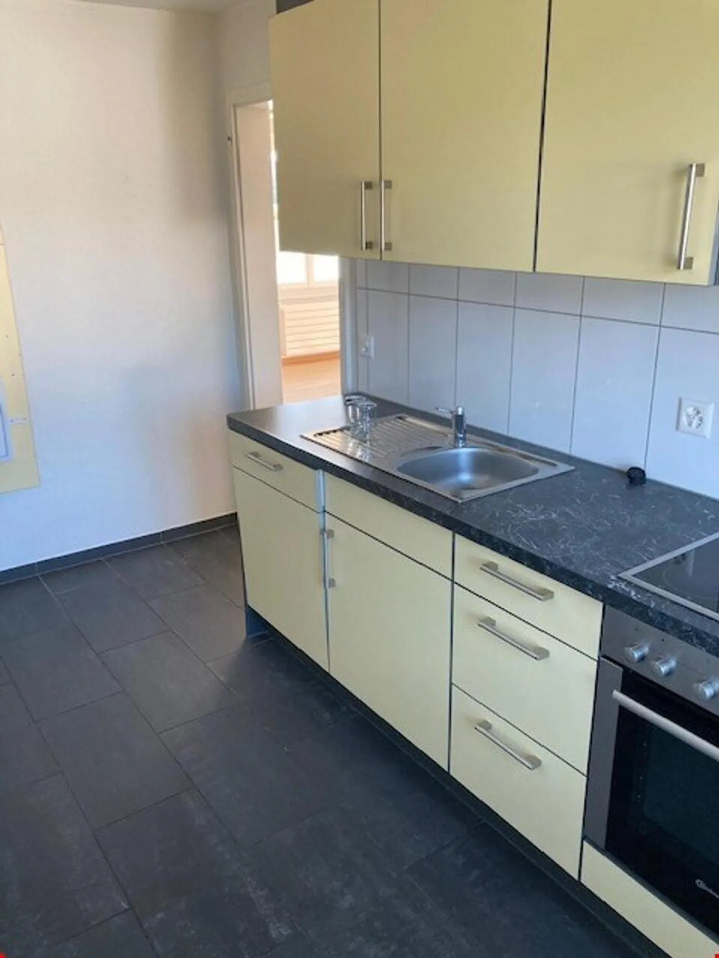 Renovated Apartment with Balcony - Photo 6 of 17
