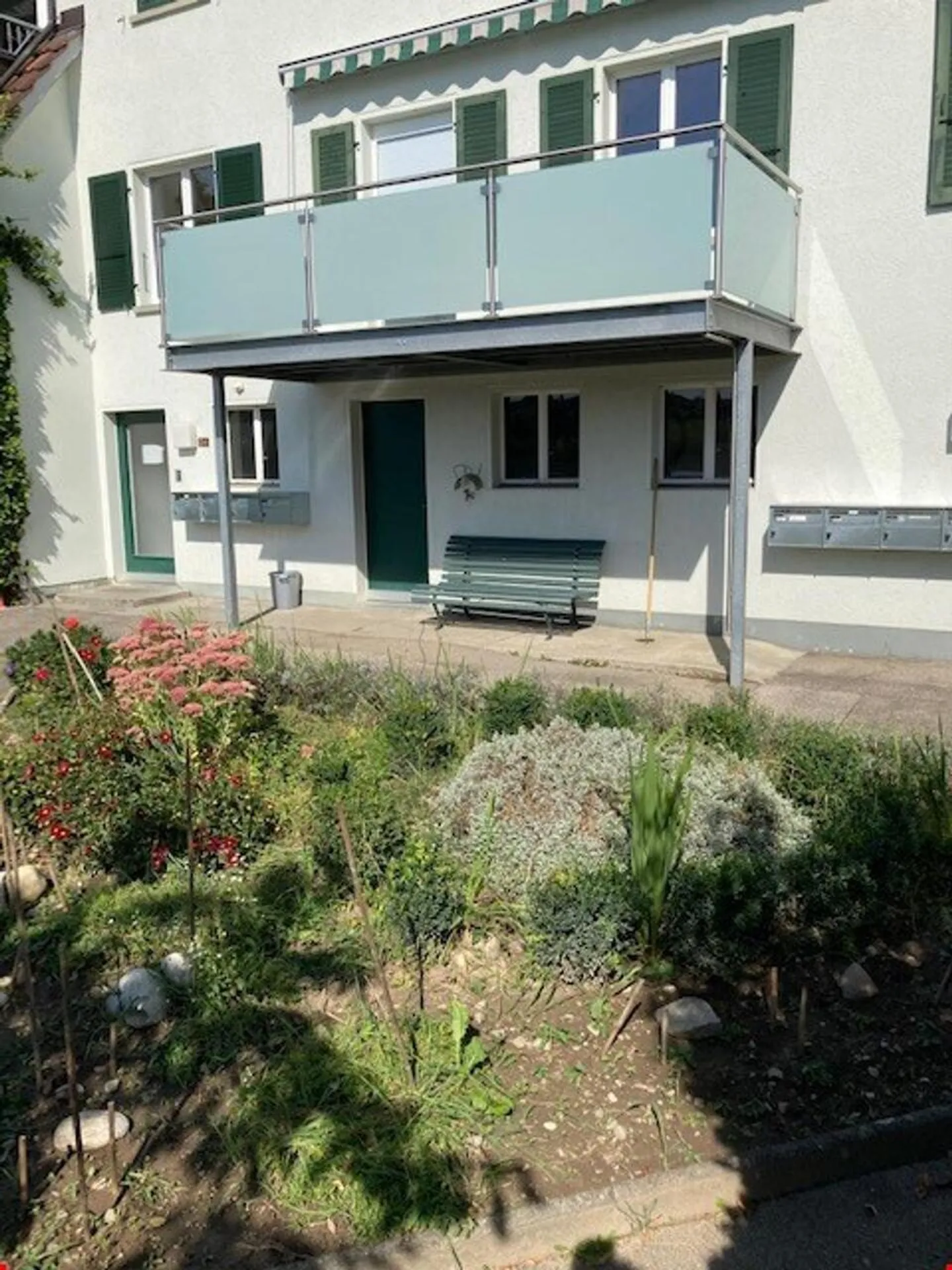 Renovated Apartment with Balcony - Photo 15 of 17