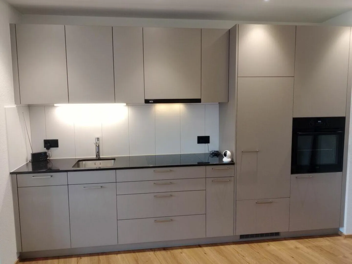 2.5-room apartment in a good location - Photo 2 of 7