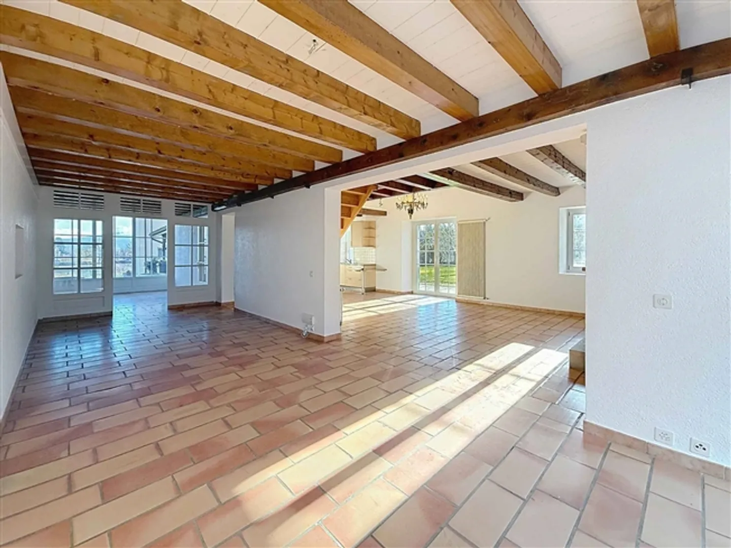 EXCLUSIF Grande maison authentique avec un charme indéniable - Photo 4 sur 13