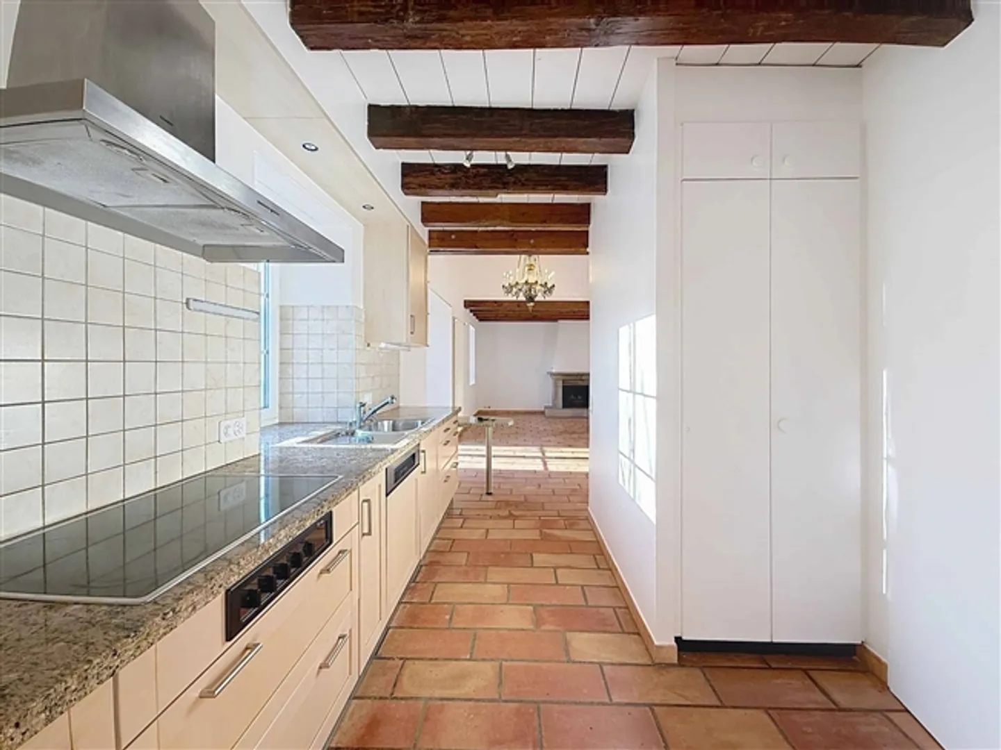 EXCLUSIF Grande maison authentique avec un charme indéniable - Photo 3 sur 13