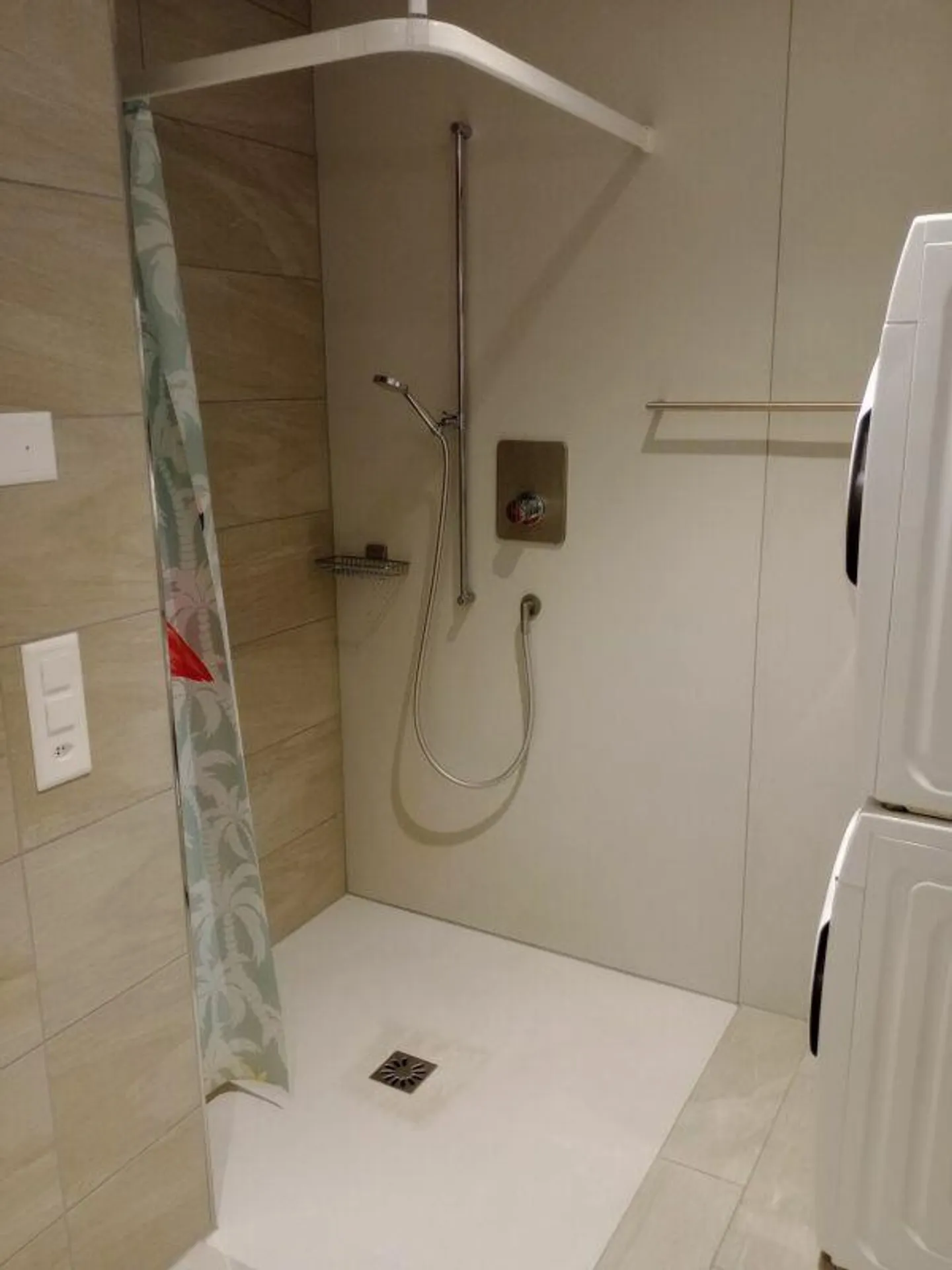 2.5-room apartment in a good location - Photo 5 of 7