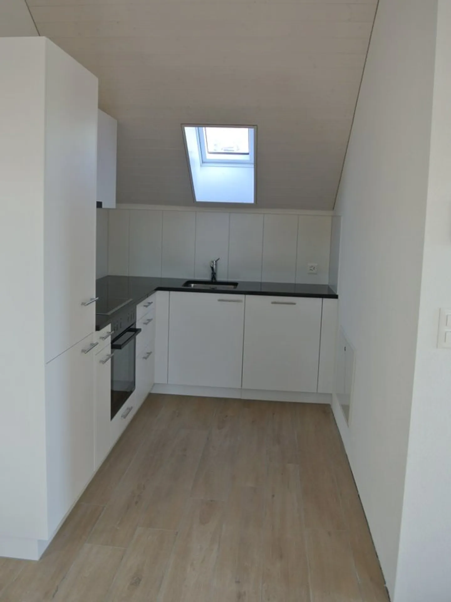 2.5 Room Apartment - Photo 2 of 4