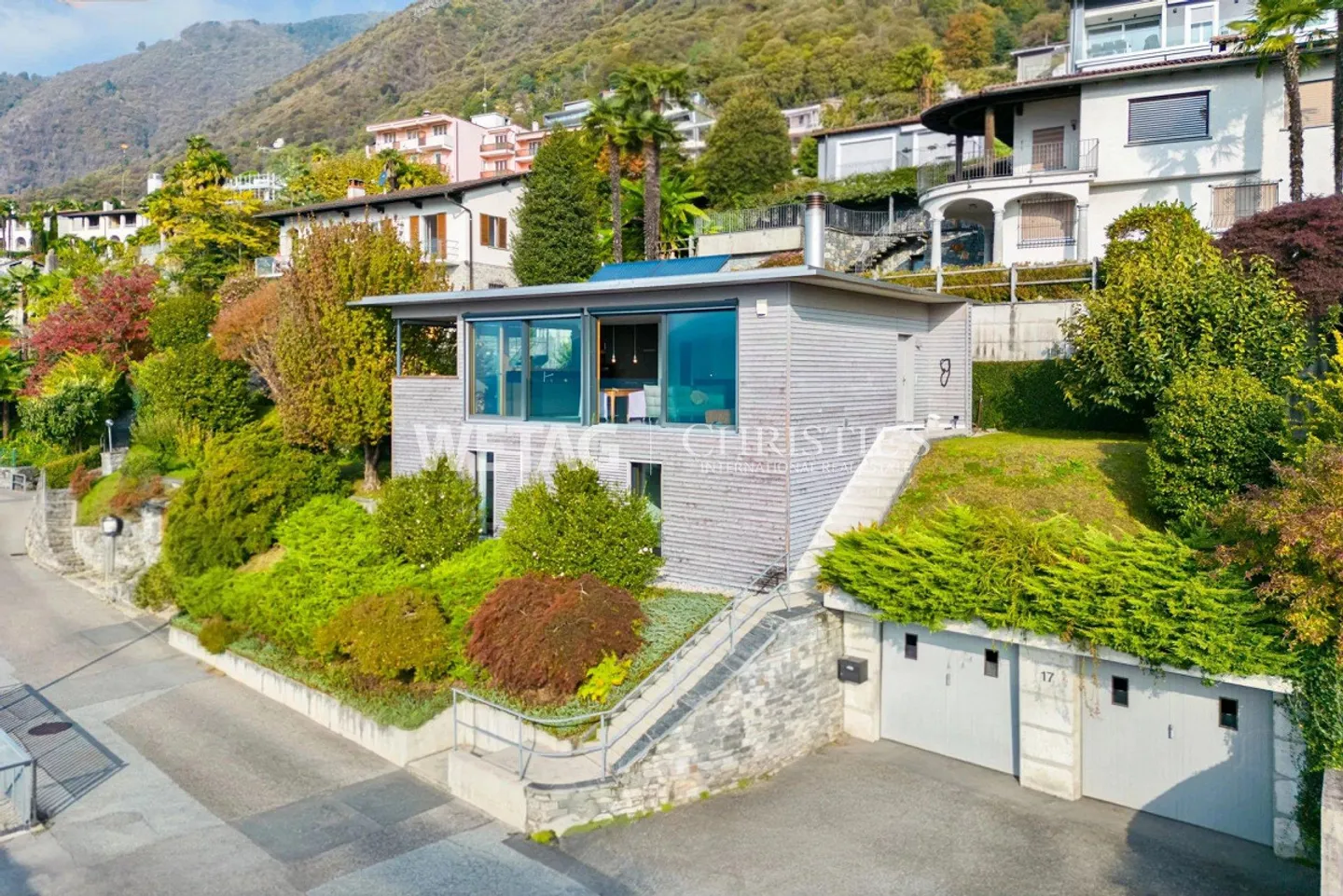 Minusio: Villa moderna con interni luminosi e vista panoramica - Foto 1 di 12