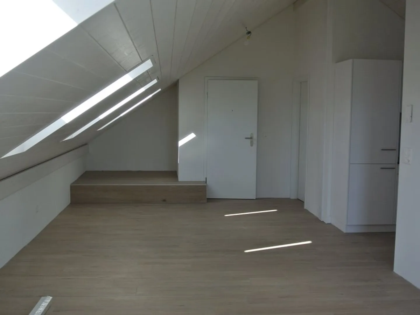 2.5 Room Apartment - Photo 3 of 4