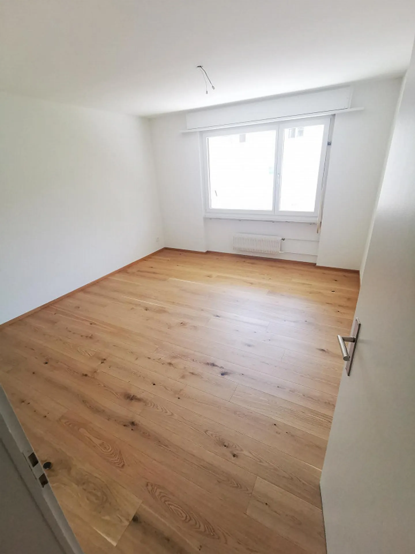 Renovated 3.5-room apartment with large balcony - Photo 7 of 9