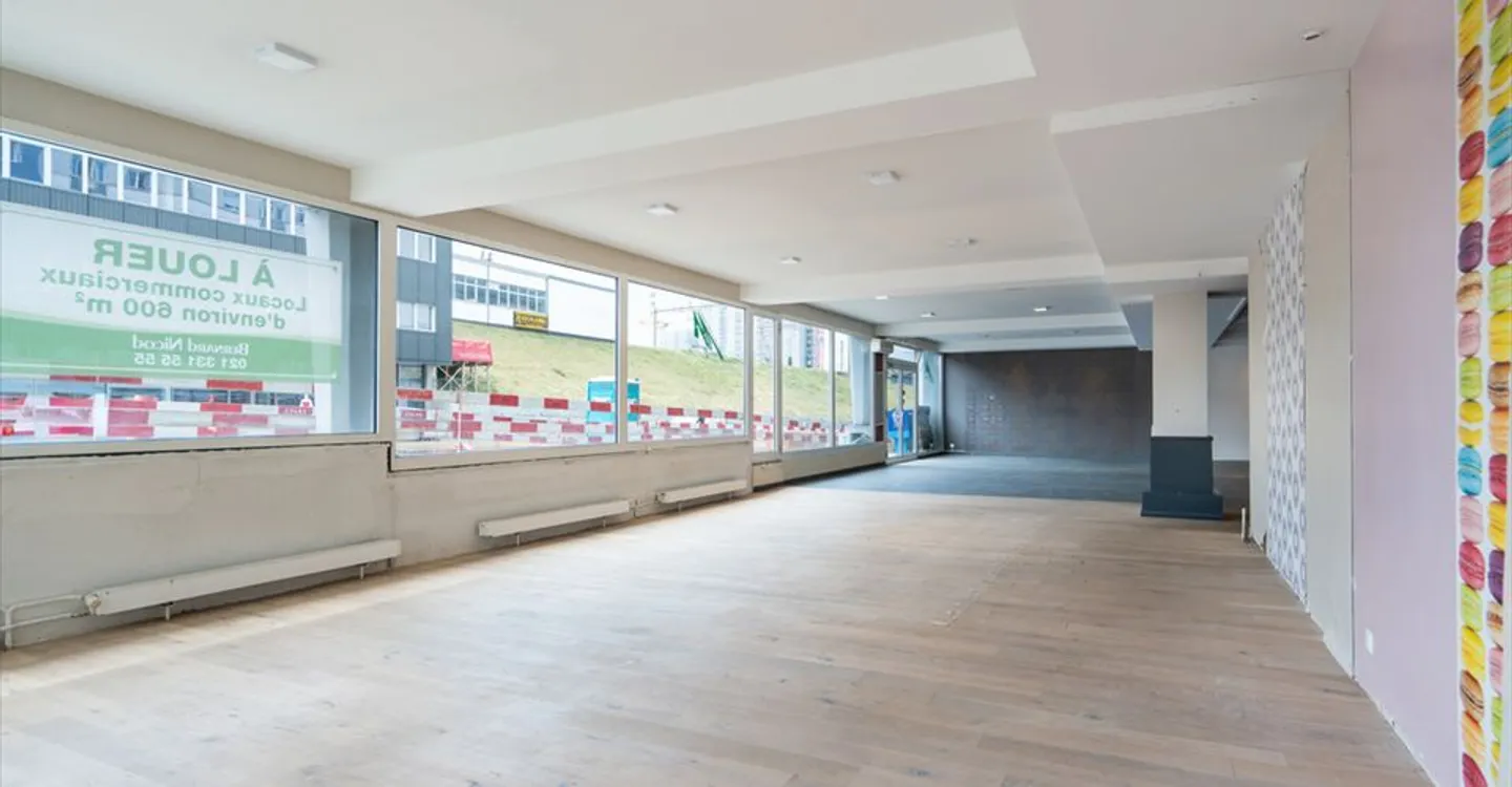 Edificio ad uso misto in affitto - Foto 1 di 12